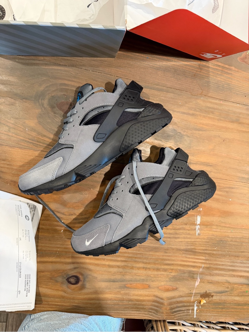 Nike Men's Gray and Black Huarache Sneakers